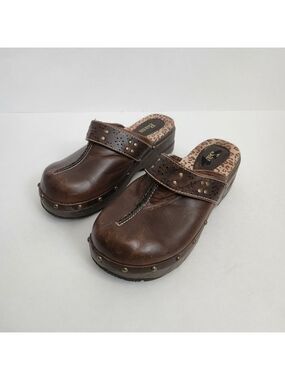 BASS | leather clogs brown girls sz 2